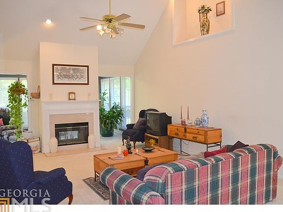 4th image of 145 Acadian Dr