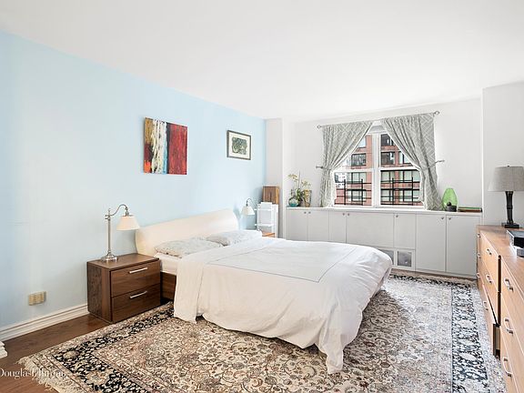 4th image of 333 E 79th St APT 10Z