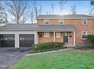 1920 Dover Rd, Niskayuna, NY 12309
