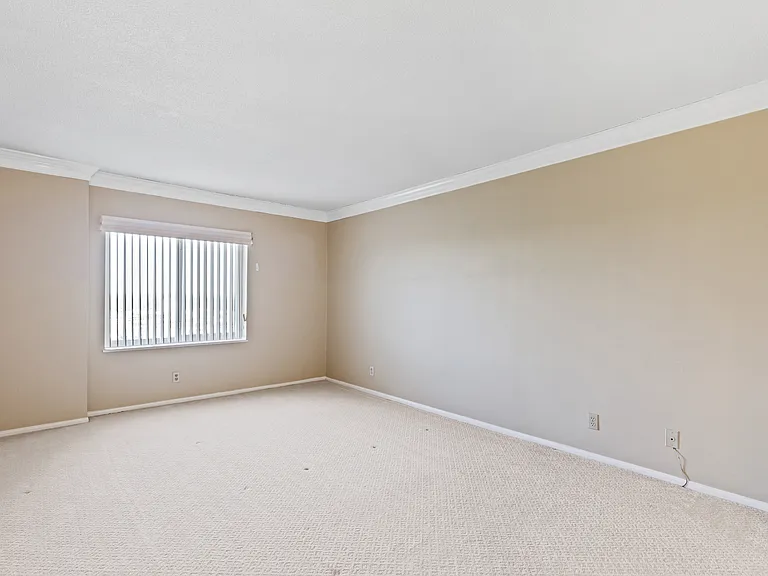 8370 Greensboro Dr #1004 — Photo 17
