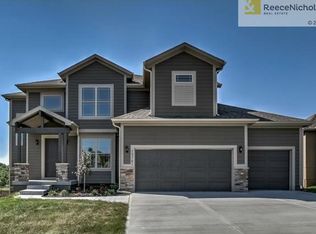 19741 W 121st St, Olathe, KS 66061