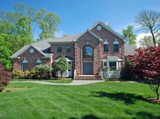 18 Schindelarwoods Way, Warren, NJ 07059