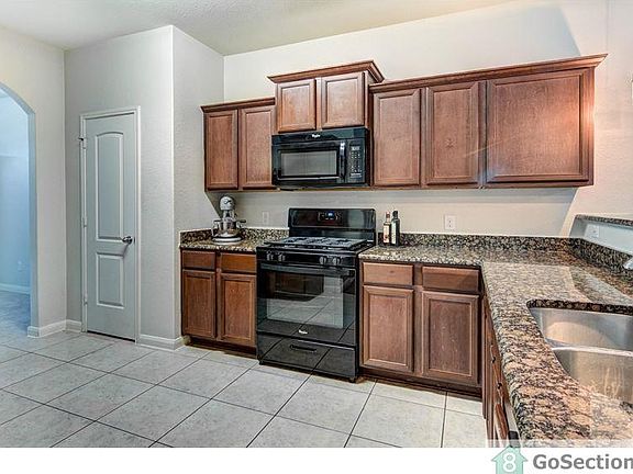 5th image of 3013 Guadalupe Dr