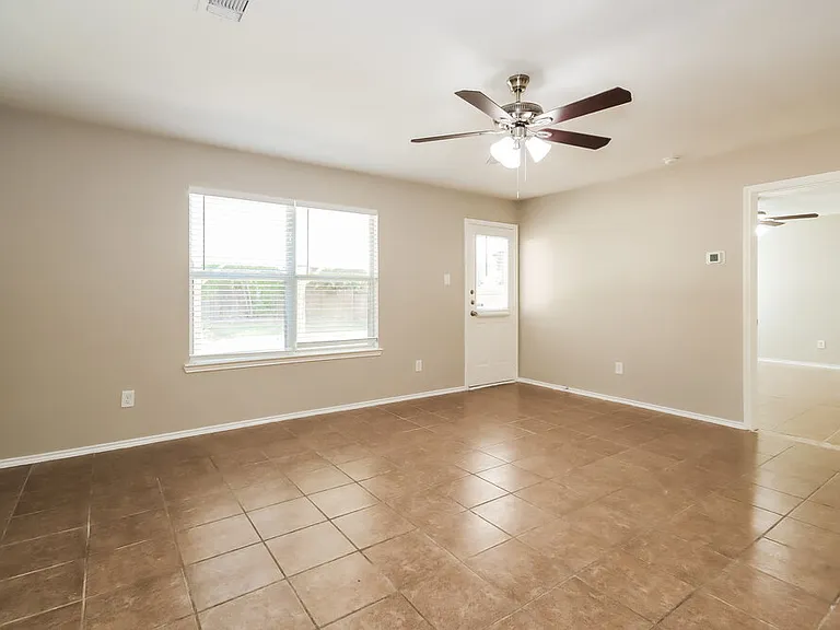 10005 Sterling Place Dr — Photo 4