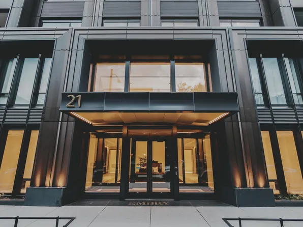 21 N May St #1402, Chicago, IL 60607