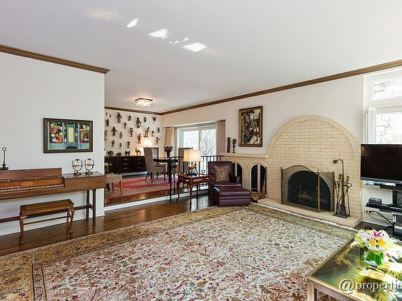 Living Room/Dining Room