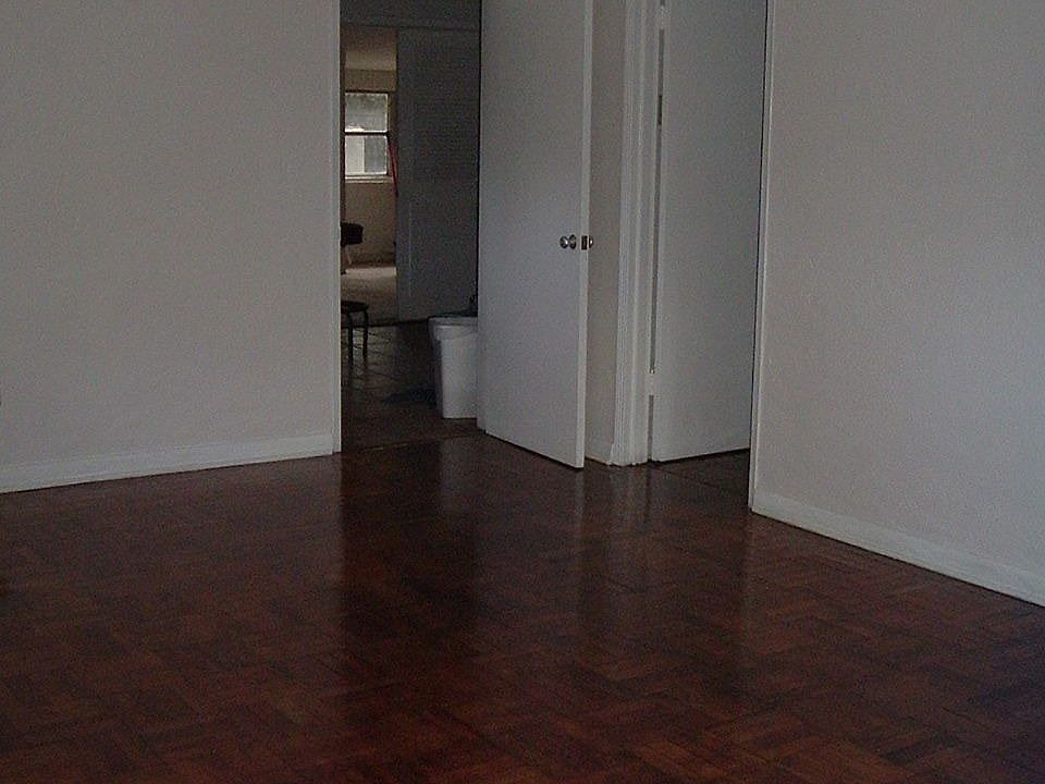 2nd image of 1526 NE 12th Ter