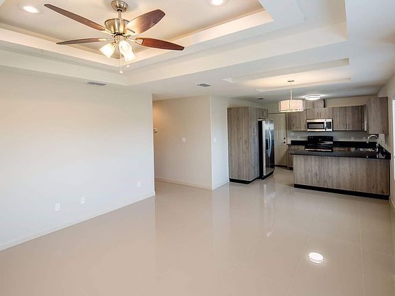 3rd image of 1211 Upas Dr APT 4