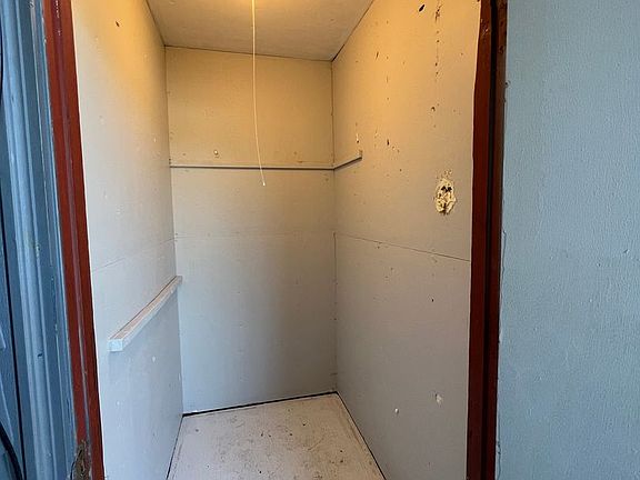 4th image of 533-615 SE 160th Ave