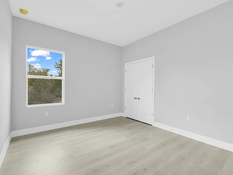 Builder provided photos - actual layout is reversed. Specific finishes may vary.