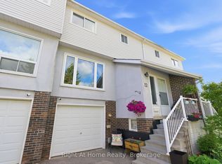 303 Garden St #12, Whitby, ON L1N3W3