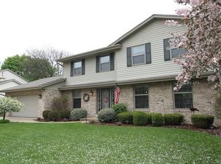 13530 W Wilbur Dr, New Berlin, WI 53151