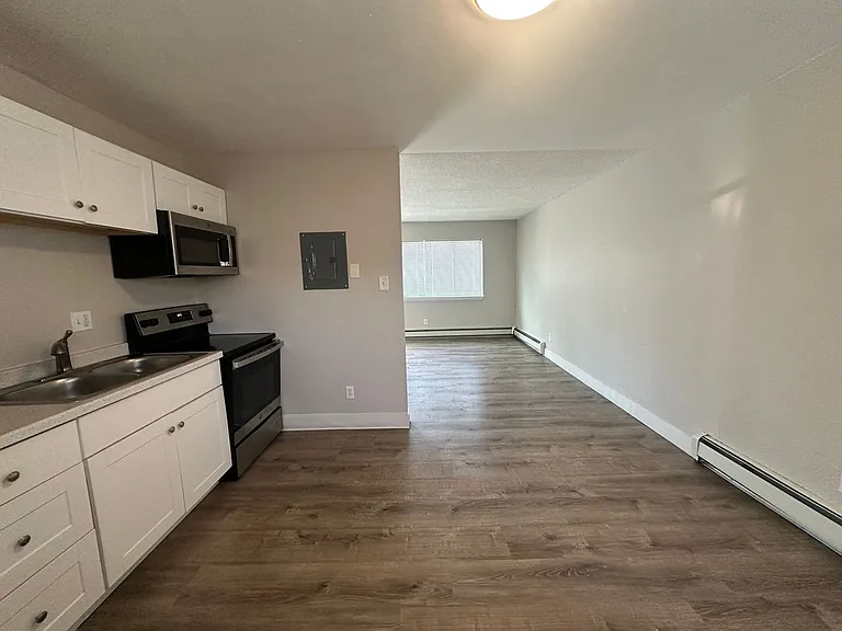 107 W Motor Way — Photo 3