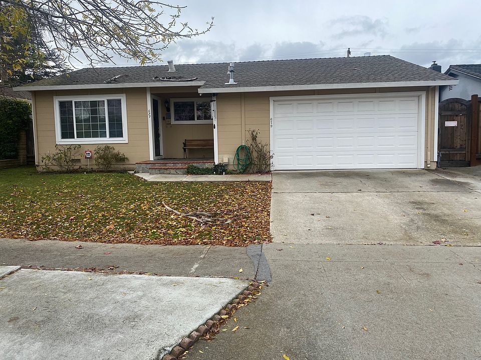 1st image of 679 Torreya Ave