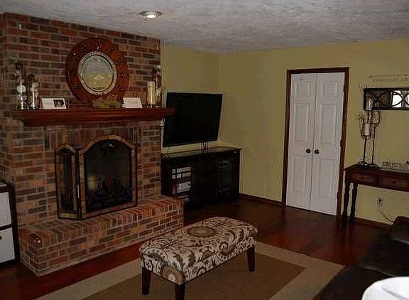 4th image of 920 Redwood Dr