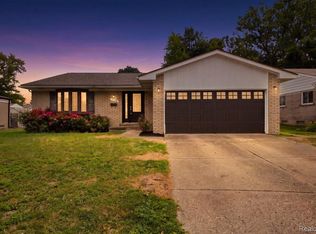 33099 Lancashire St, Westland, MI 48185