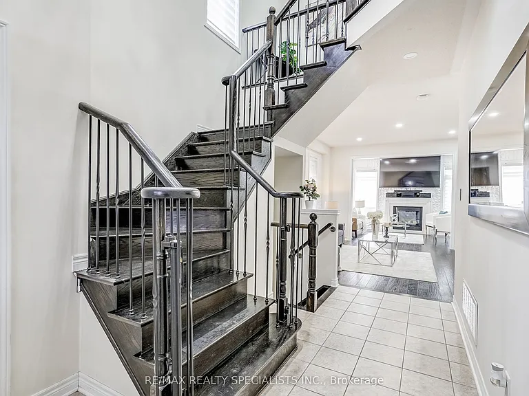 18 Rogers Trl — Photo 3