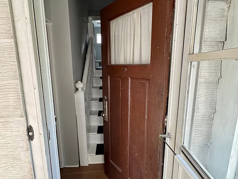 227 5th Ave — Photo 7
