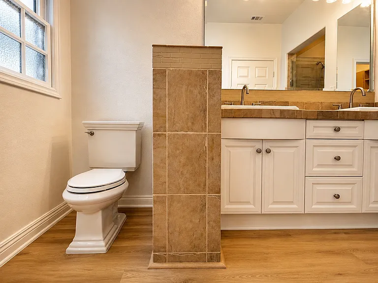 2545 Bungalow Pl — Photo 13