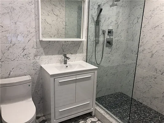 Rented by 18 REALTY | media 5