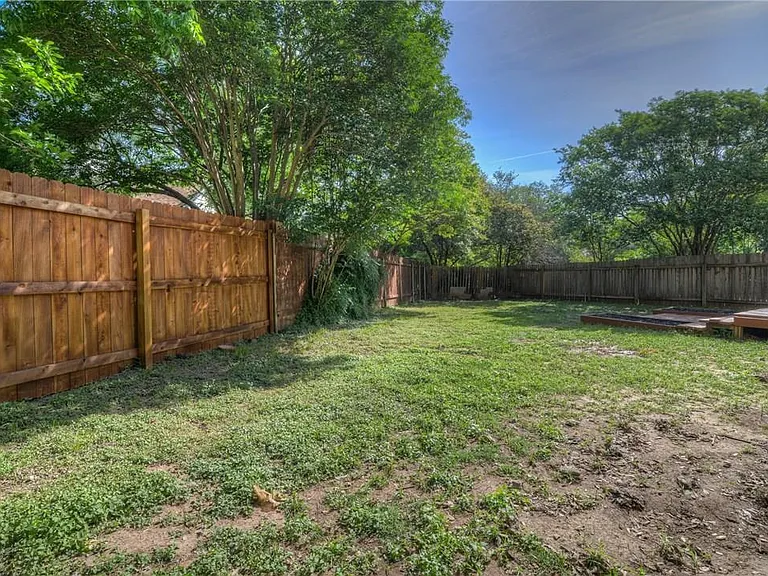 6320 Avery Island Ave — Photo 24