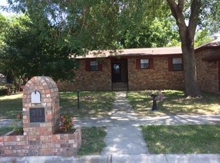 301 Lamon St, Burnet, TX 78611
