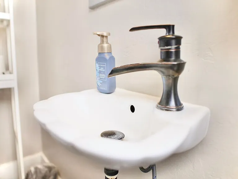 12 E University Blvd #18 — Photo 20