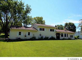 90 Nevins Rd, Henrietta, NY 14467