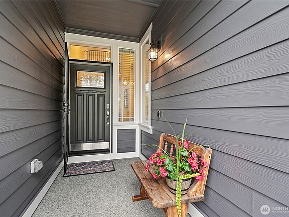 2nd image of 4307 Abigail Drive NE