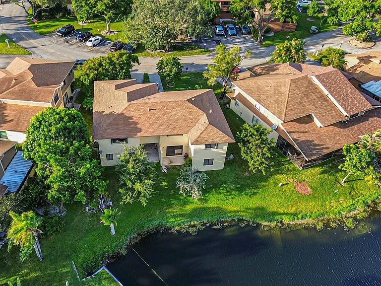 6094 Live Oak Ct #B — Photo 31