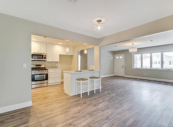 5th image of 138 Whitmore Dr