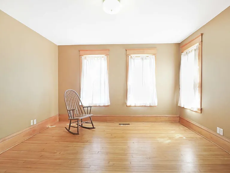 1182 Woodbridge St — Photo 9