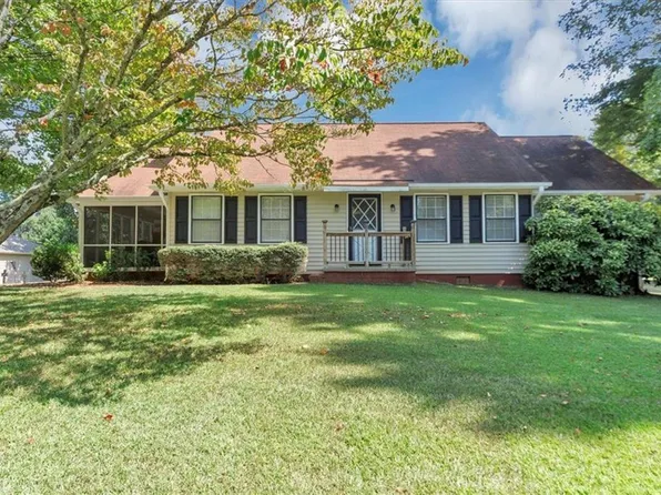 5573 Farm House Ln, Oakwood, GA 30566