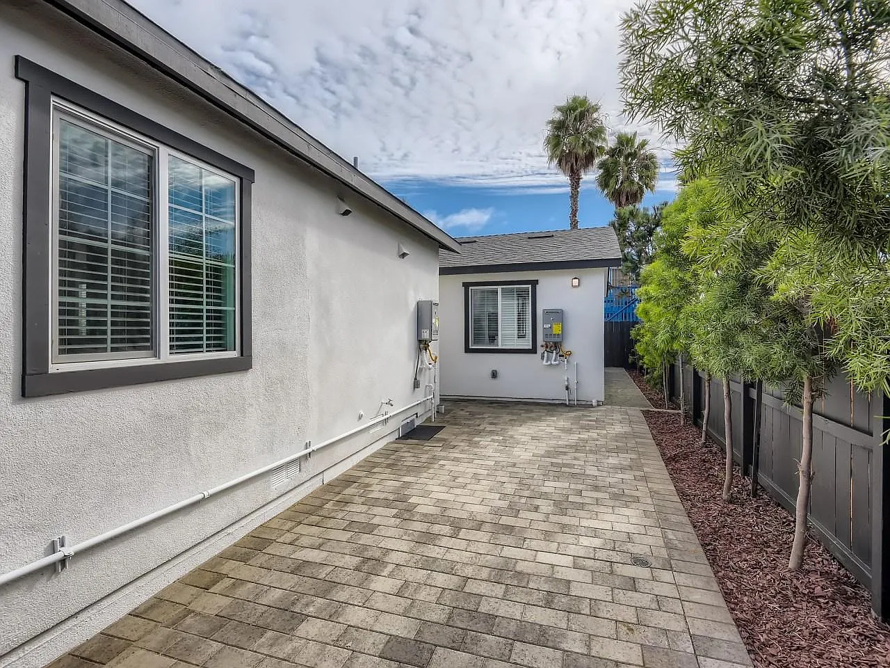 3 bed, 950 sqft, $3,600 — Photo 4