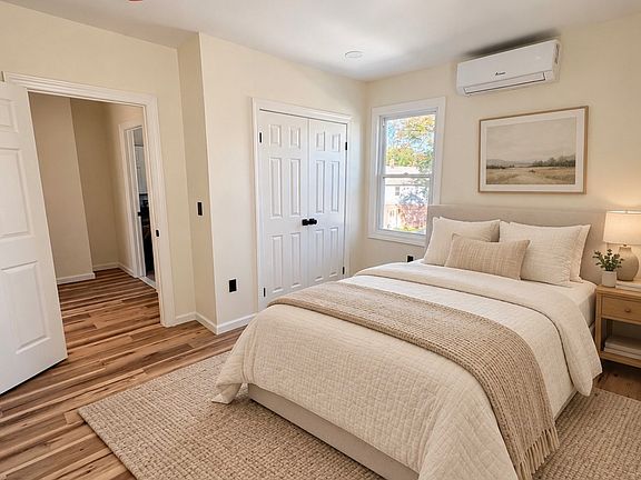 2nd image of 30 Fairchild Pl #2F