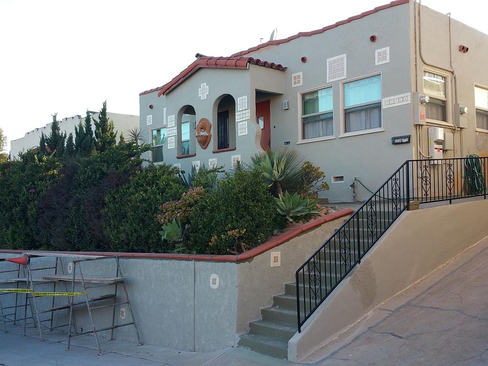 1st image of 3236 32nd St #1/2