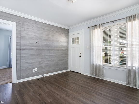 5th image of 256 27th St NW
