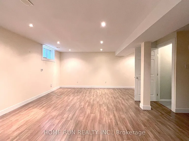 302 Wisteria Cres — Photo 16