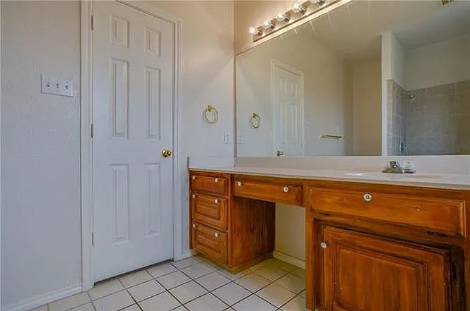 320 Twin Creek Dr — Photo 16