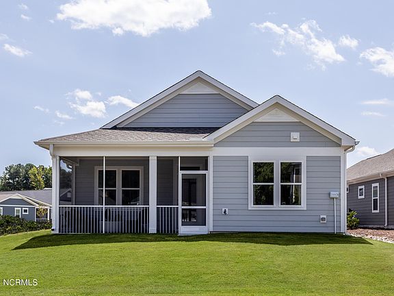 2nd image of 1076 Ben Thomas Drive NE