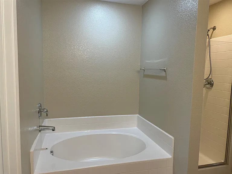 1210 Antoinette Dr — Photo 14