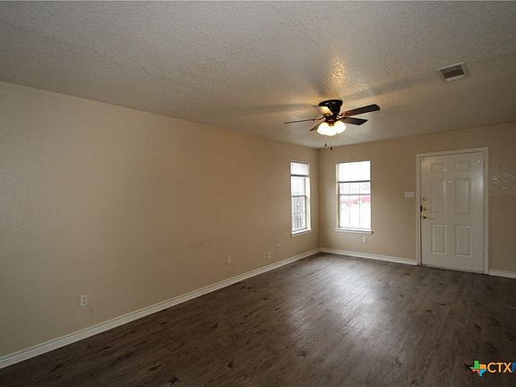 3rd image of 2409 Royal Crest Cir