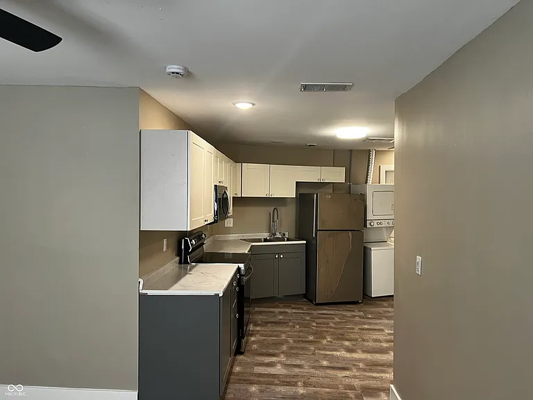 330 W 40th St — Photo 13