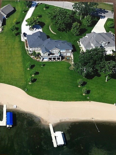 1st image of 1541 Long Lake Dr