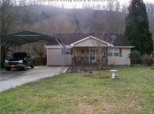 517 Youngs Bottom Rd, Elkview, WV 25071