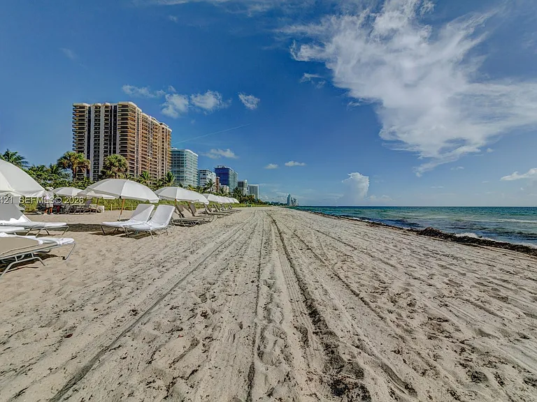 9801 Collins Ave #20E — Photo 30