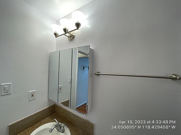 3rd image of 1920 Manning Ave APT 2