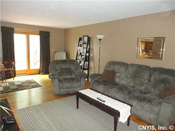 3rd image of 4158 Chariot Ln
