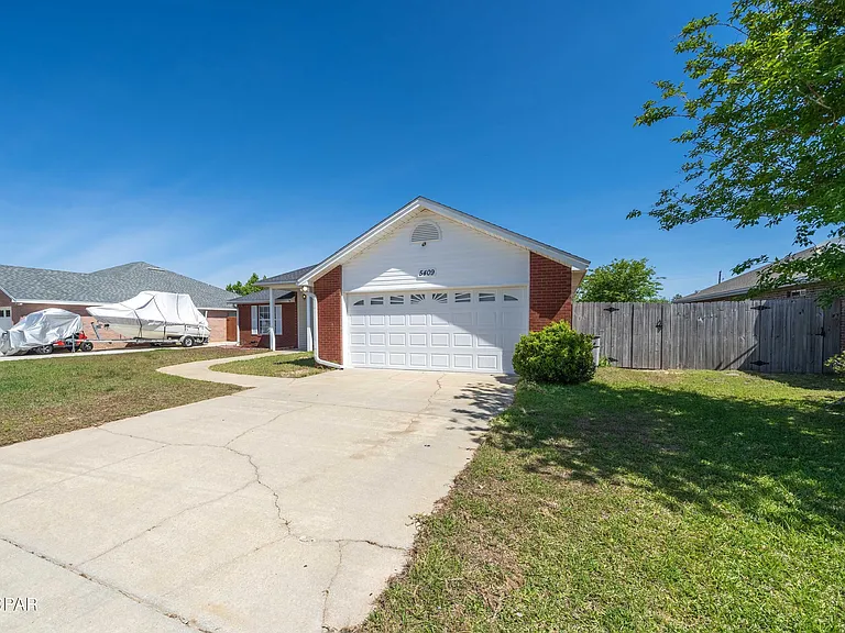 5409 Nicole Blvd — Photo 4