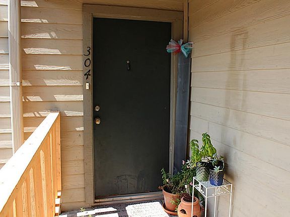 4th image of 16111 Aspenglenn Dr APT 304